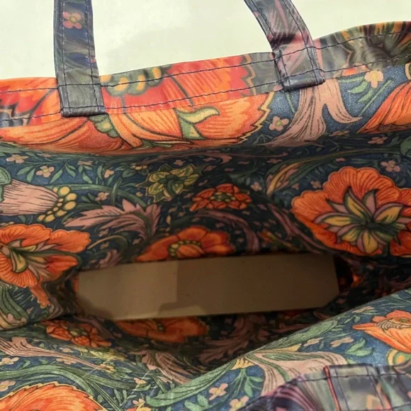 Liberty bold floral vintage style Tote Bag. Large Romantic print. - Picture 5 of 10